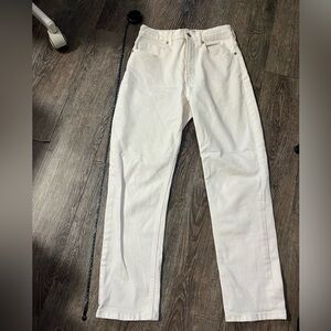 Everlane Woman‘s Cheeky White Straight Jeans